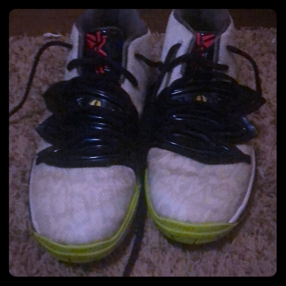 Kyrie mambas